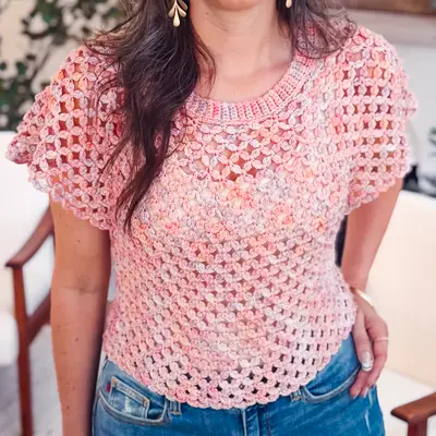 Close up of the pink Circle Leaf Lace Crochet Summer Top lace pattern