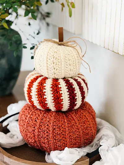 Petal Loop Stitch Pumpkin Trio in cream, rust striped and rust