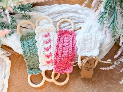 Wheat Stitch Scalloped Dishtowel Holders in sage, pink, cream and coral