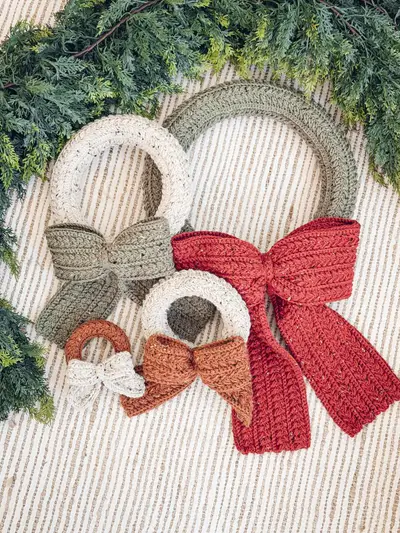 Wheat Stitch Wreaths in cream, sage and red with big bows
